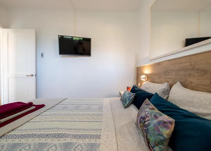Trendy, Very Well Located Apartment